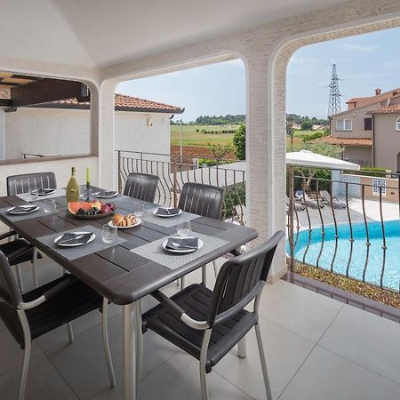 Villa Alena Пореч Екстериор снимка