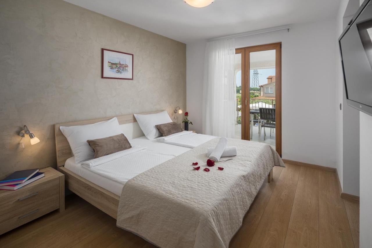 Villa Alena Пореч Екстериор снимка