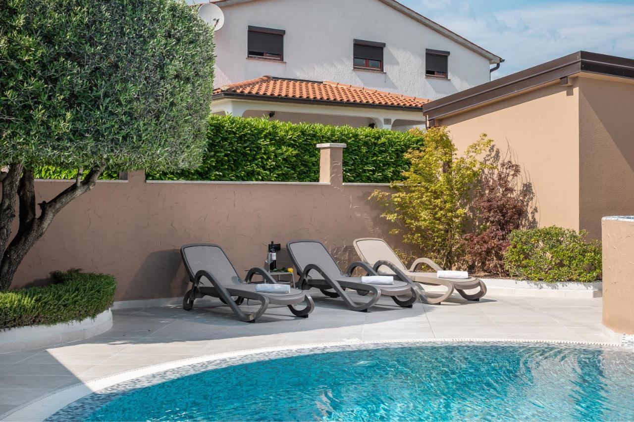Villa Alena Пореч Екстериор снимка